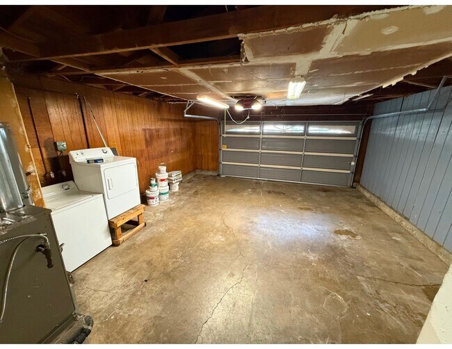 Building Photo - 4 bedroom home now available in South San Jose near Hellyer County Park!