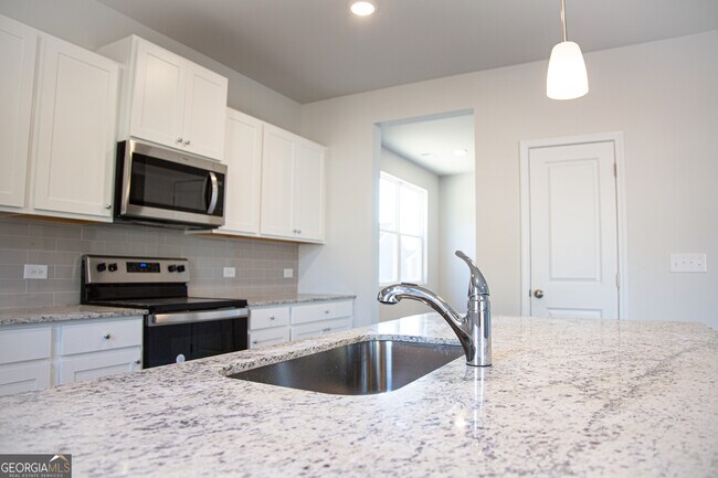 Building Photo - 19 Springwood Ln