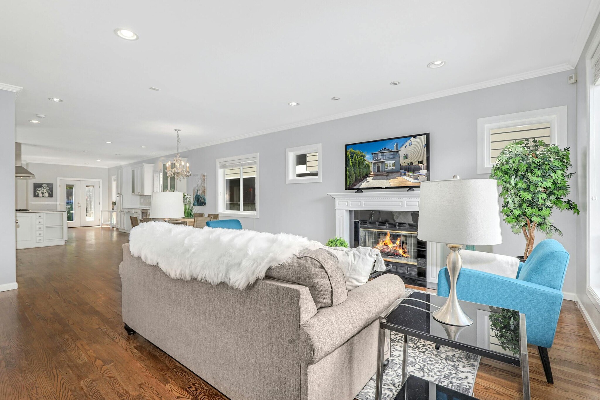 Building Photo - 2111 6th Ave W