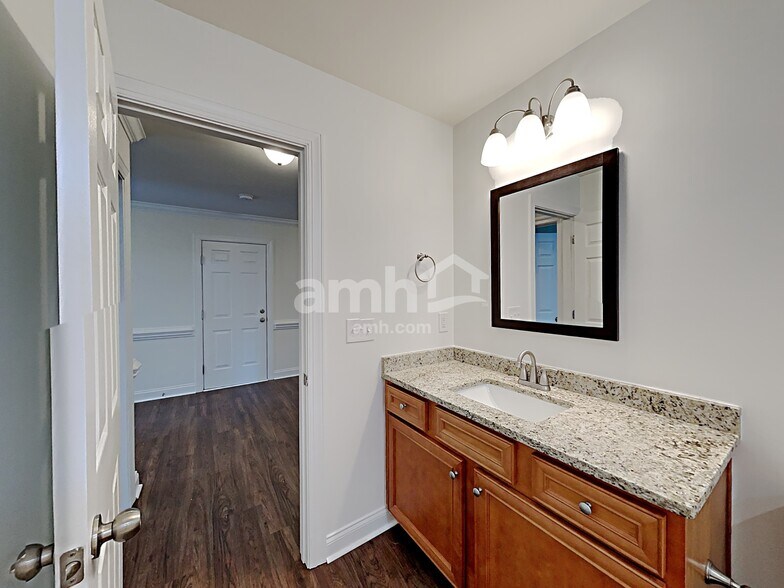 Building Photo - 4404 Johnstown Dr