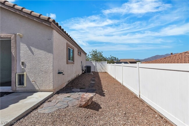 Building Photo - 7820 Milkweed Ct