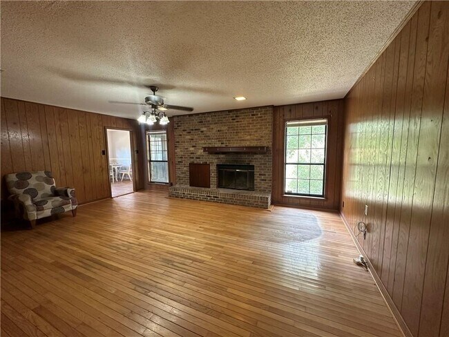 Building Photo - 6750 Browder Dr