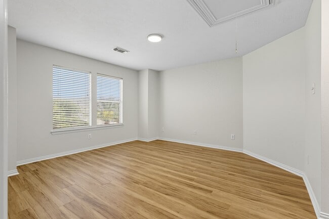 Building Photo - 28018 Wind Hawk Dr
