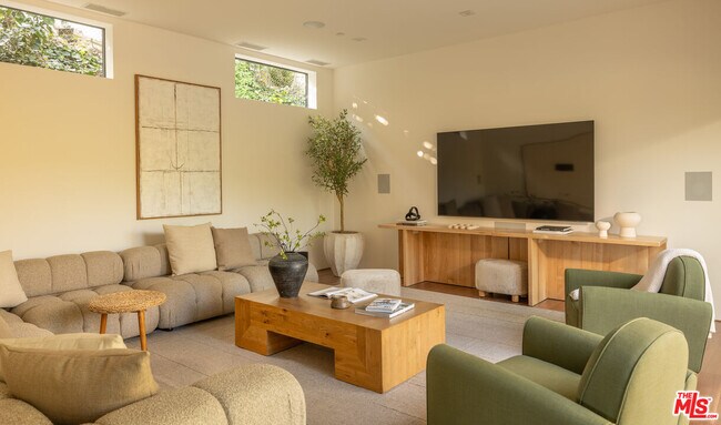 Building Photo - 12752 Mulholland Dr