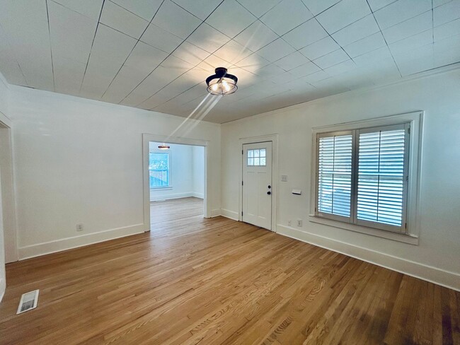 Building Photo - 1348 S College Ave