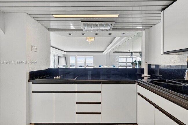 Building Photo - 3000 E Sunrise Blvd