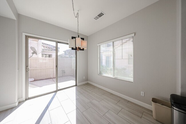 Building Photo - 16039 N 19th Dr