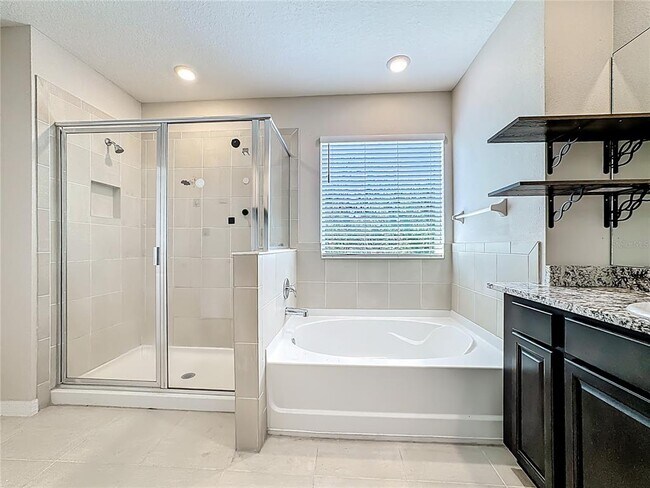 Building Photo - 13071 Brookside Moss Dr