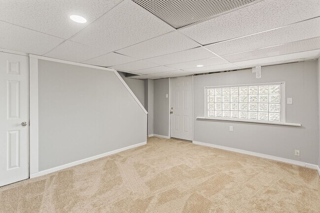 Building Photo - 147 Amabell St