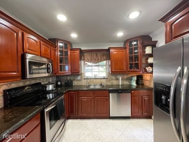 Building Photo - 3 br, 2 bath House - 3260 NW 6th Ave