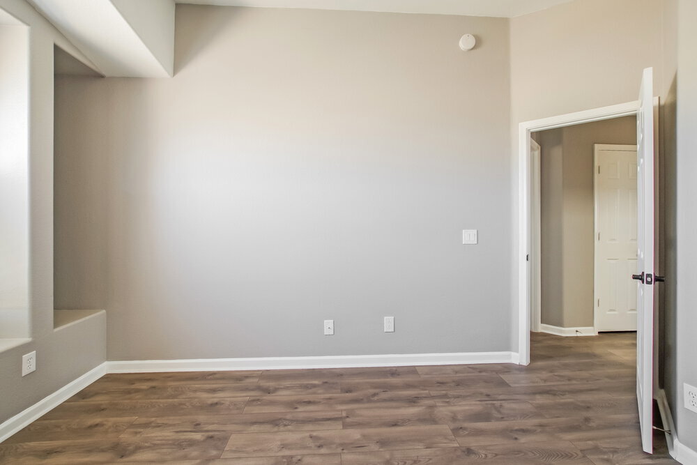 Building Photo - 1349 W Menadota Dr