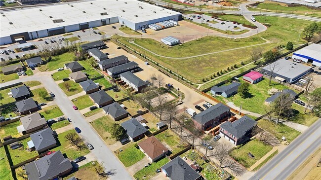 Building Photo - 2404 SE Jayel Terrace