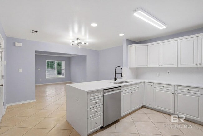 Building Photo - 2147 Henrietta Fulford Pl