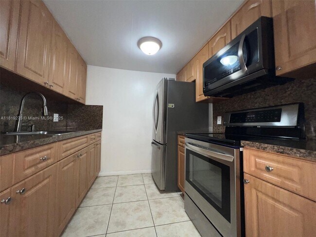 Building Photo - 200 SW 132nd Way