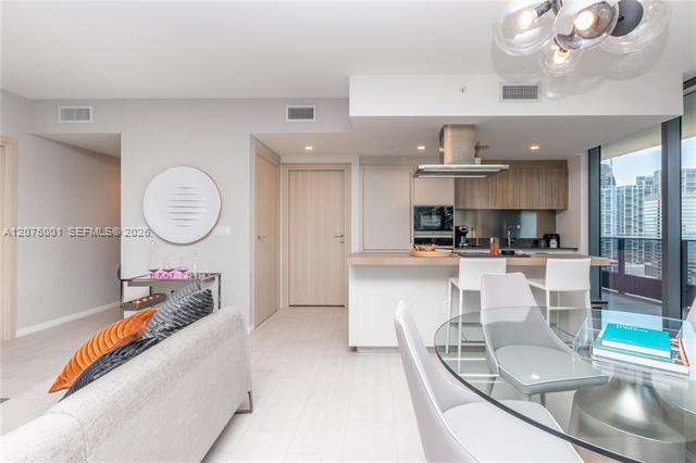 Building Photo - 1000 Brickell Plz