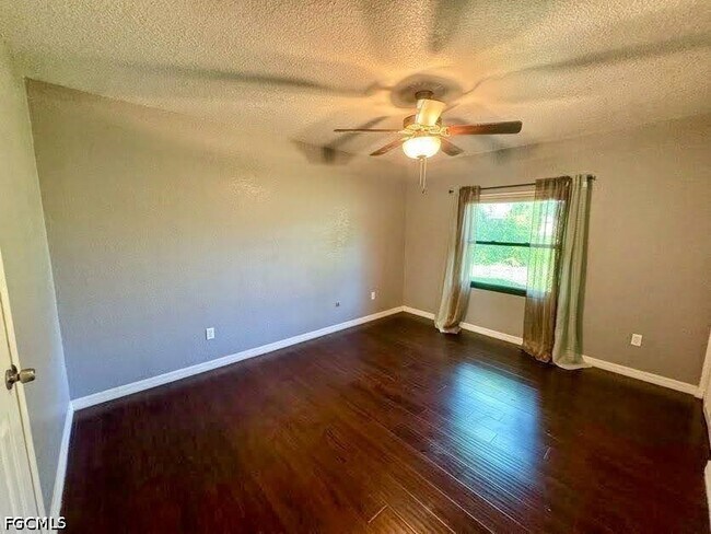 Building Photo - 2026 Schooner Dr