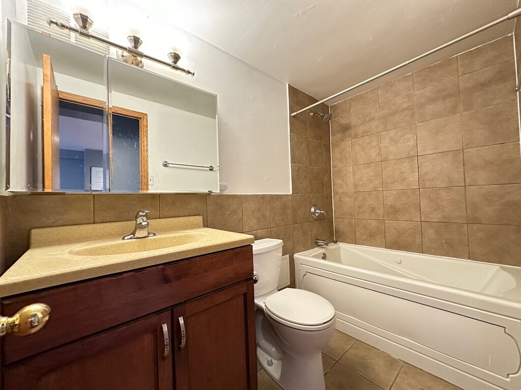 Building Photo - 4180 N Marine Dr