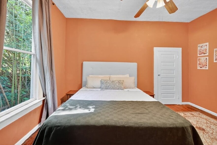 Building Photo - 1455 E Broad St