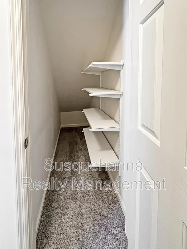 Building Photo - 339 E Derry Rd