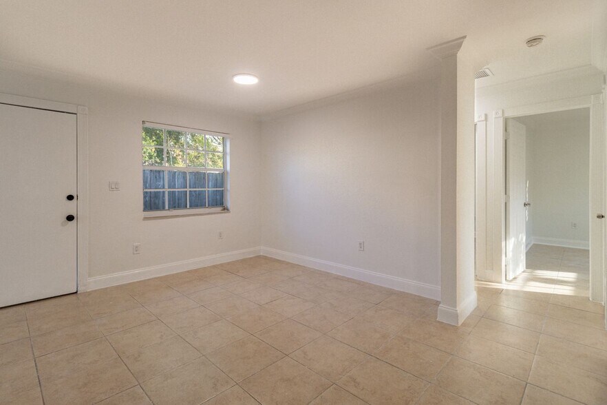 Building Photo - 1518 NW 65th St