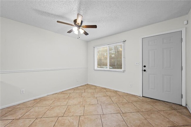 Building Photo - 579 Northridge Crossing Dr