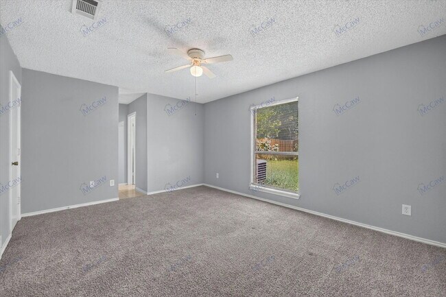 Building Photo - 2913 Green Ridge St