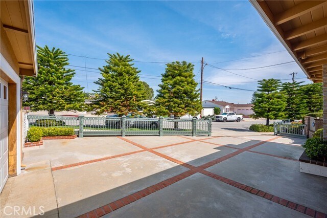 Building Photo - 1935 W 1st St