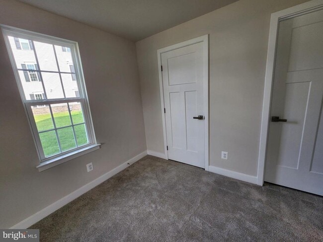 Building Photo - 844 New Castle Landing Dr