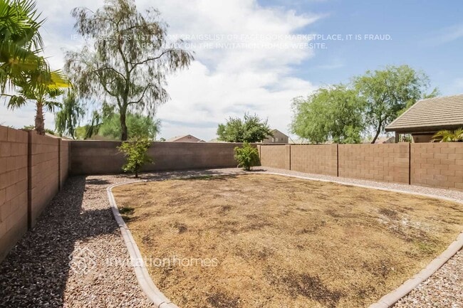 Building Photo - 42575 W Sunland Dr