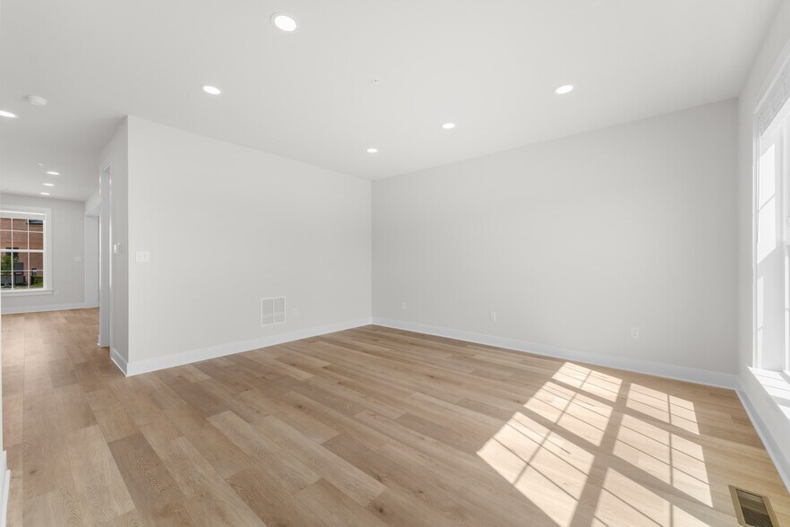 Building Photo - 206 Oliver Way