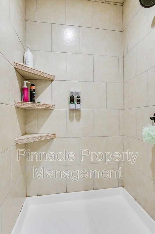 Building Photo - 1510 Loop Dr