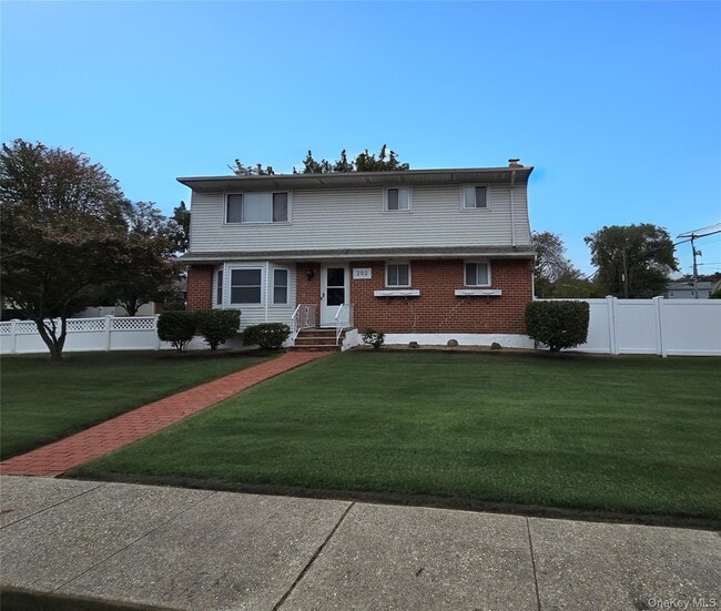 Primary Photo - 202 Birch Ave