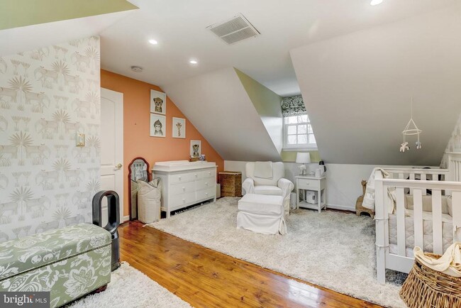 Building Photo - 145 W Hill St