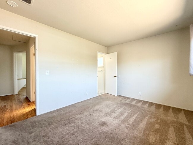 Building Photo - Spacious Ranch-Style Home with Bonus Room ...