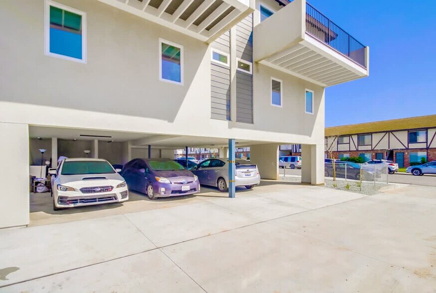 Building Photo - 116 E 22nd St