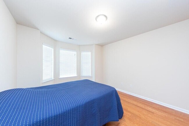 Building Photo - 4556 White Horse Dr