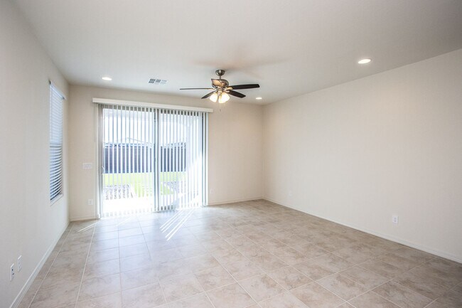 Building Photo - COMING SOON !! Mountainside Living at Canyon Views! 4 bedroom 2 bathroom!