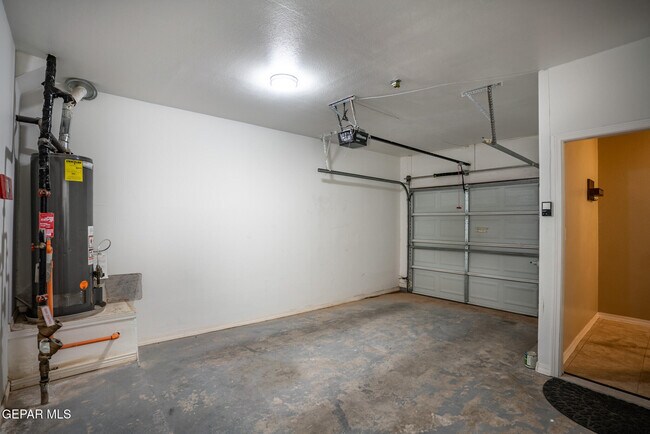 Building Photo - 4725 Pistolero Ln