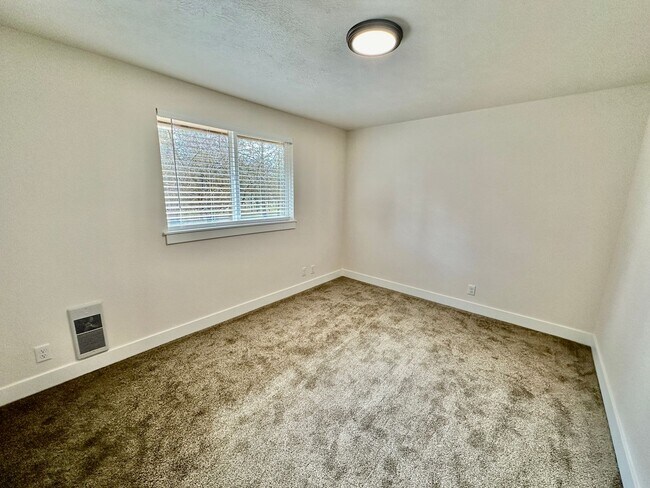 Building Photo - Suncrest Rental
