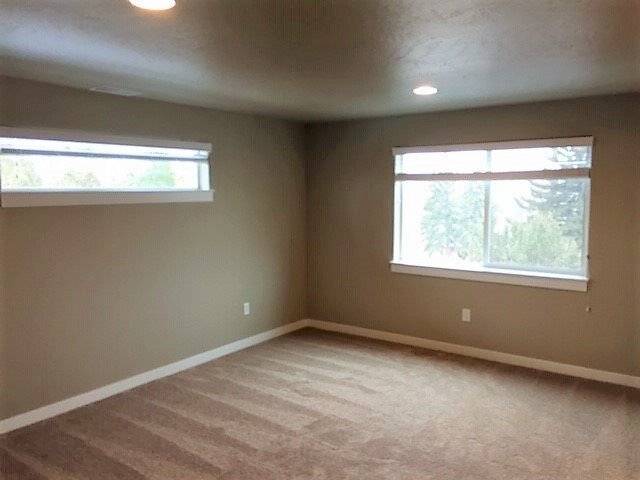 Building Photo - Spacious 3 Bed/2.5 Bath Single Family Home in Leehaven
