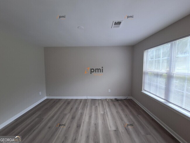 Building Photo - 8170 Autumn Green Dr