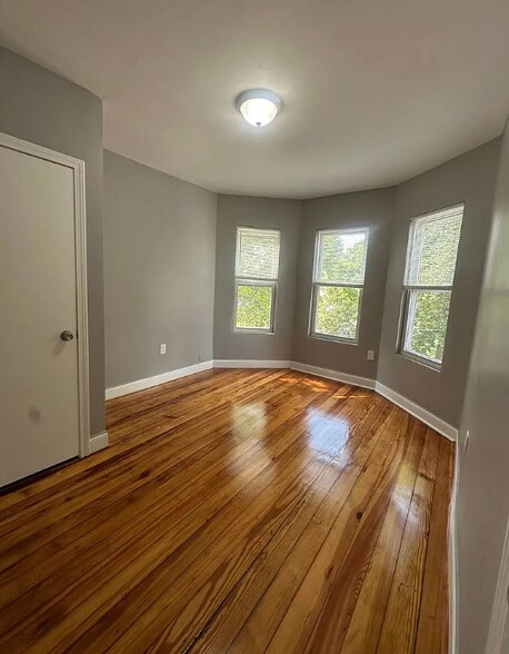 Building Photo - 62 Torrey St