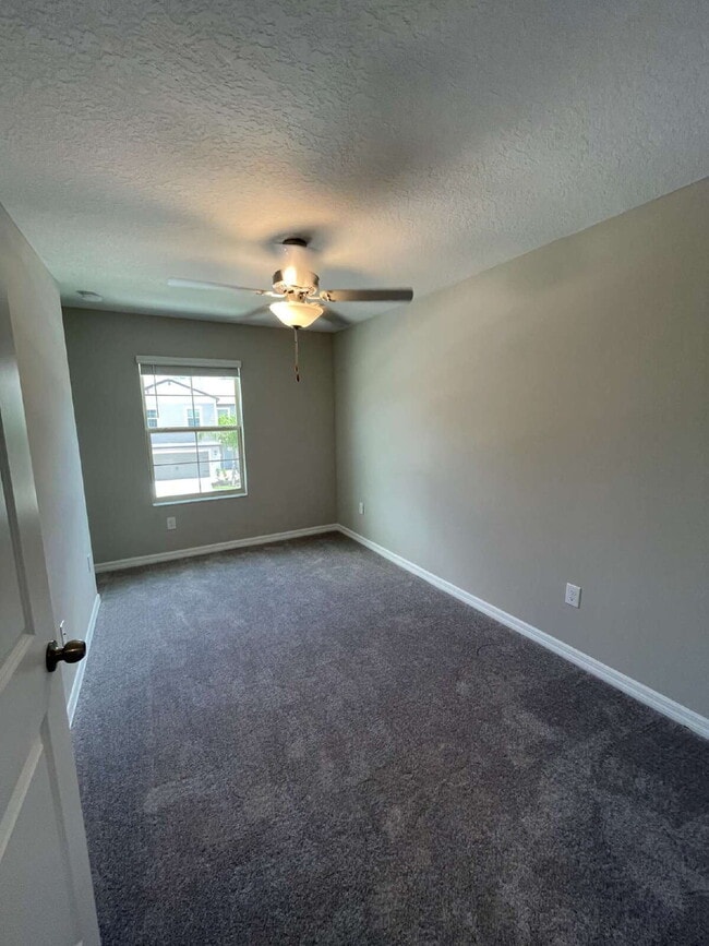 Building Photo - 23261 Willow Glen Way