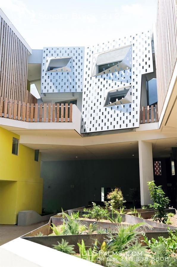 Building Photo - 1313 Sunset Blvd