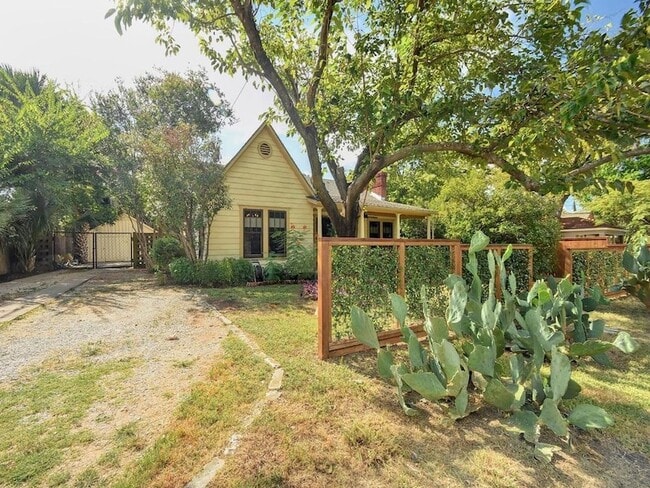 Building Photo - 4503 Red River St