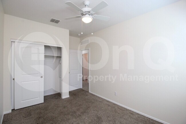 Building Photo - 1258 E Paul Dr