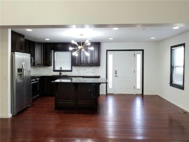 Building Photo - 2091 Northside Dr NW