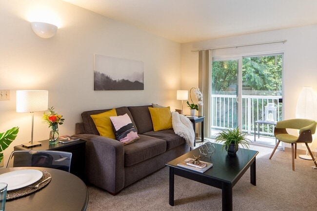 Building Photo - Goose Hollow Plaza