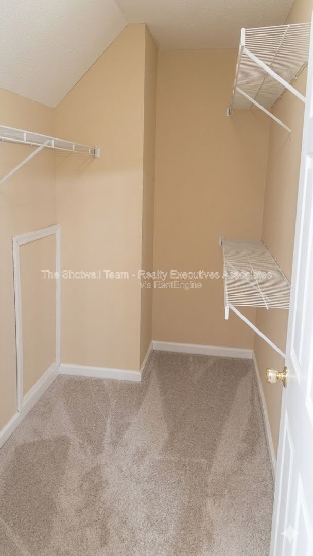 Building Photo - 1017 Nod St