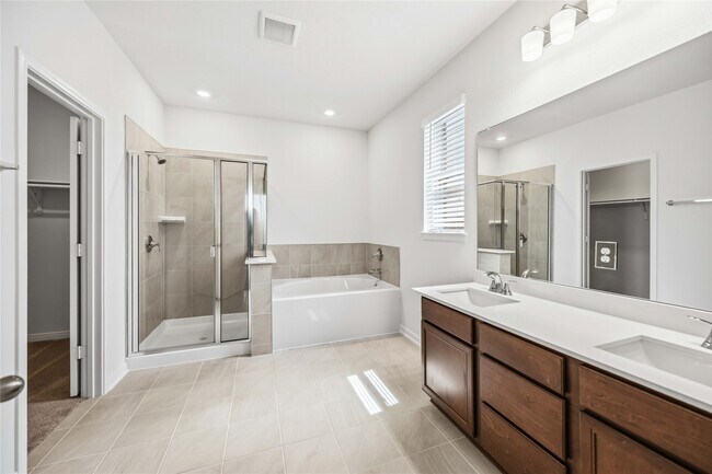 Building Photo - 18206 Spruce Cottage Dr